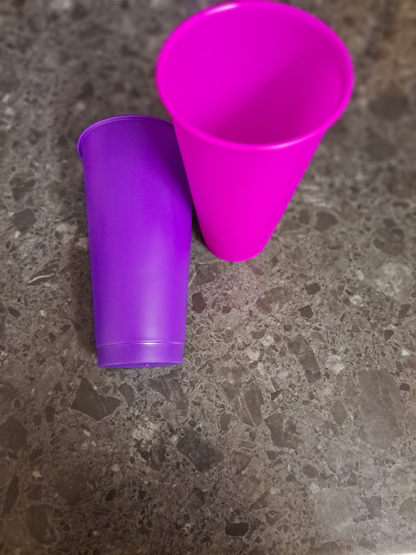 24 Oz plastic cold cups