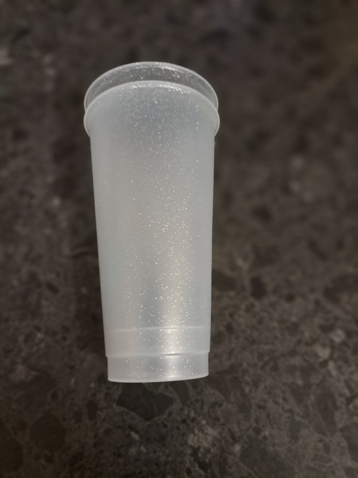 24 Oz plastic cold cups