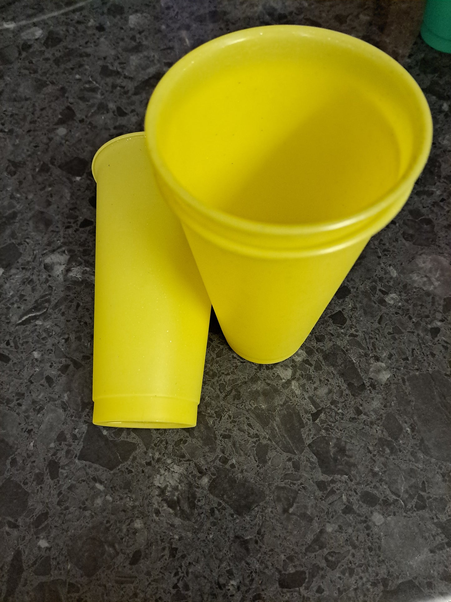 24 Oz plastic cold cups